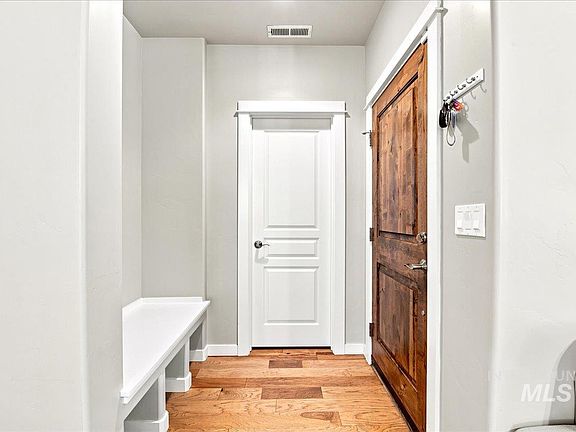 4th image of 7587 N Froman Ave