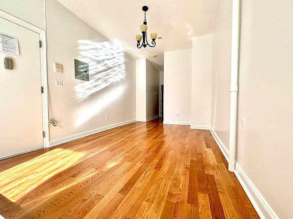 4th image of 842 Bushwick Ave APT 1L