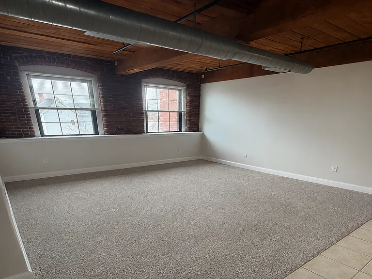 32 Vila LLC — Photo 7