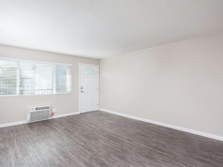Villa Serrano Apartment Homes — Photo 30