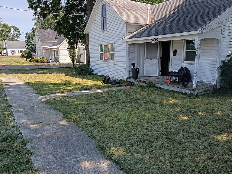 202 E Cedar St — Photo 5