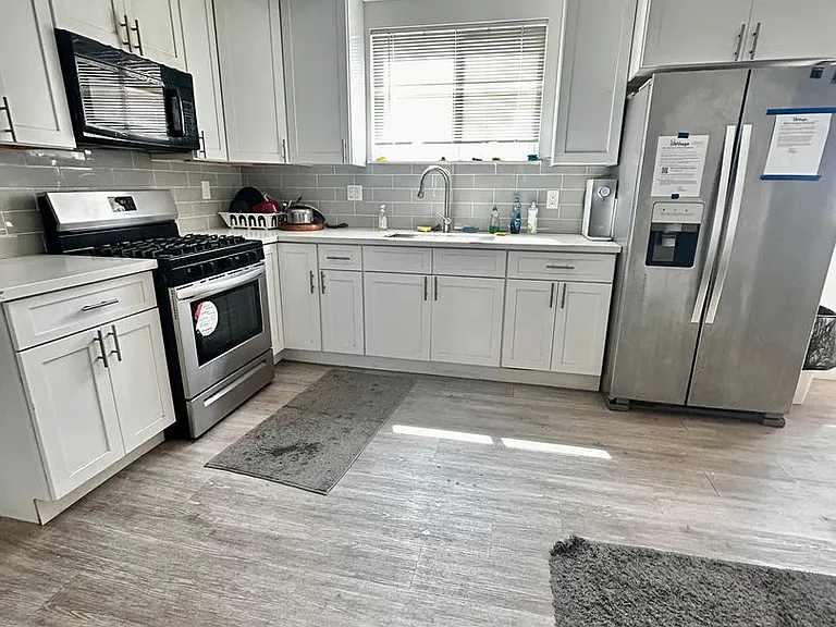 1571 W 37th Pl — Photo 28