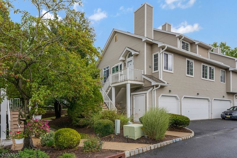 1st image of 90 Birchwood Road