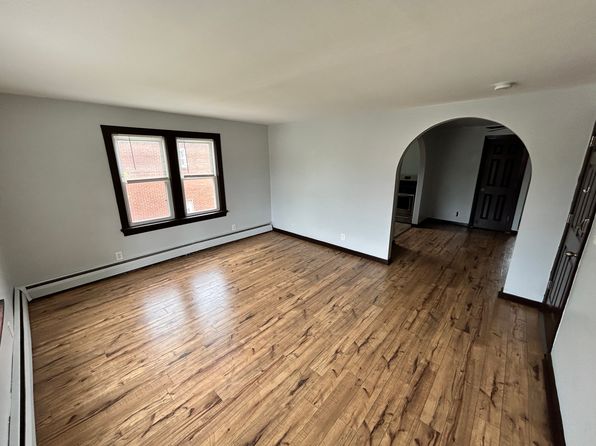 3852 S Park Ave #4