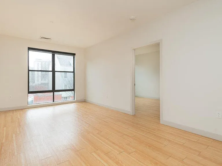 West Square Apartments — Photo 266