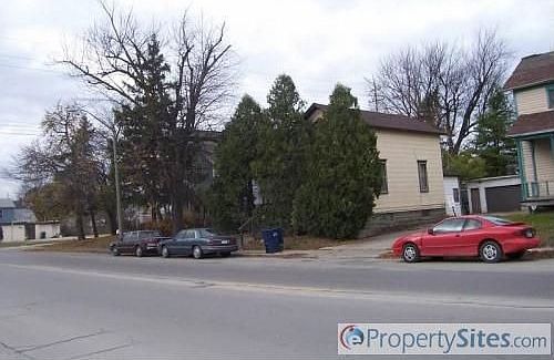 2nd image of 604 Salzburg Ave