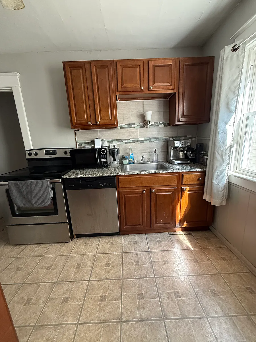 Building Photo - 229 Lovering Ave
