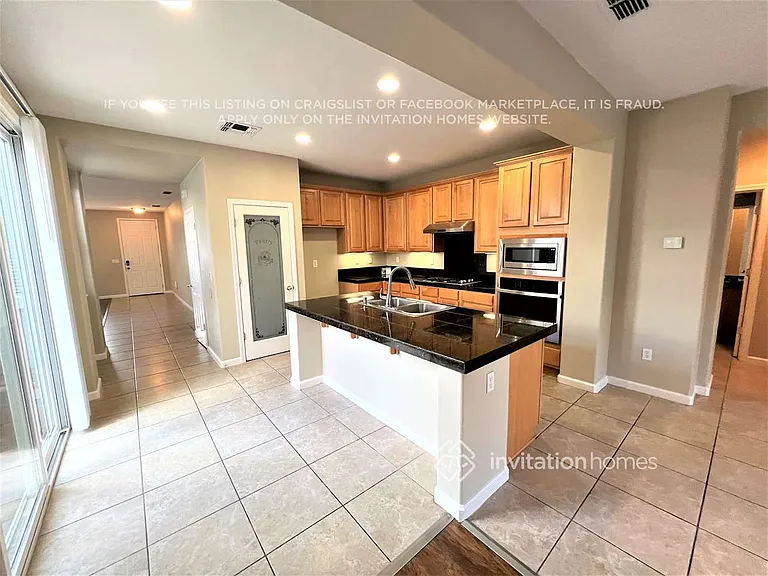 1230 Barnhill Ln — Photo 2