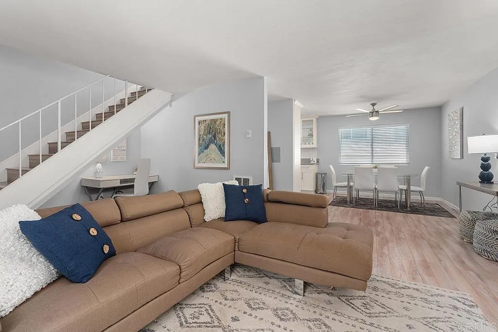 2 bed, 1.5 bath, 1080 sqft, $5,200 — Photo 2