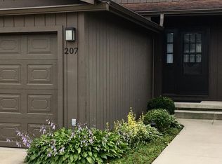 207 W Park Ln, Waterloo, IA 50701