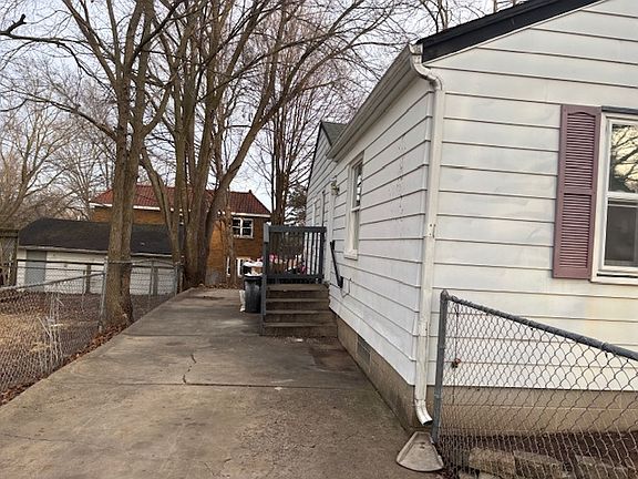 4th image of 1247 Garrison Ave
