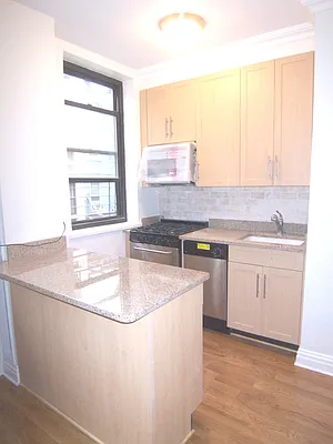 Rented by Stonehenge NYC LLC | media 3