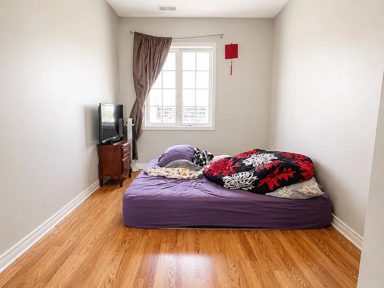 9421 Jane St #223 — Photo 7