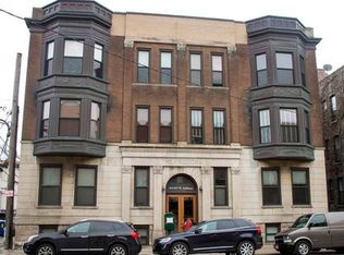 Addison, Chicago, IL 60613