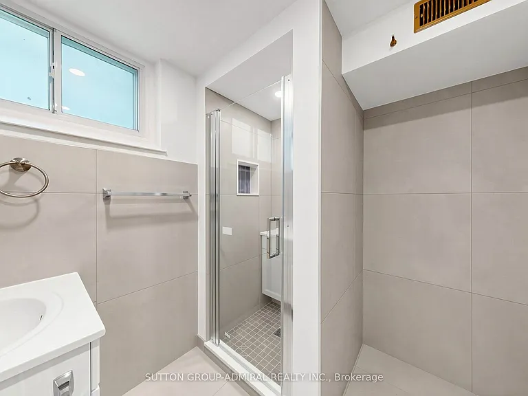 319 Patricia Ave — Photo 26