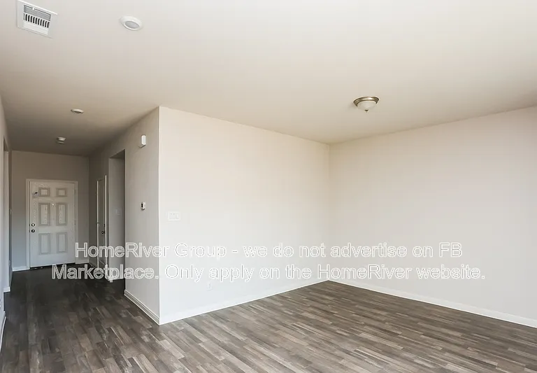 413 Jameson St — Photo 8