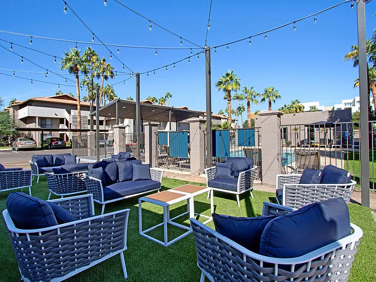 Riverside Apartments — Photo 3