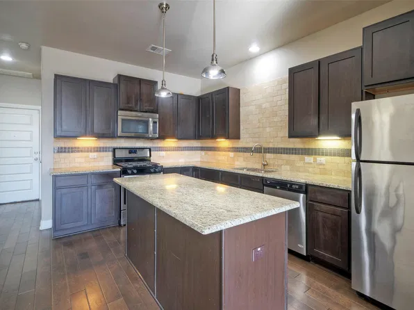 700 Applewood Dr APT E, Pflugerville, TX 78660