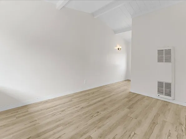 12238 Grevillea Ave APT J, Hawthorne, CA 90250