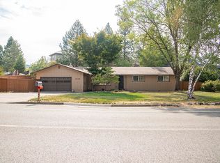 1609 NW Crescent Dr, Grants Pass, OR