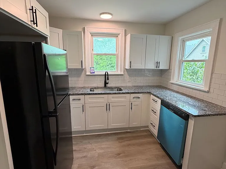 1272 Kent St — Photo 6