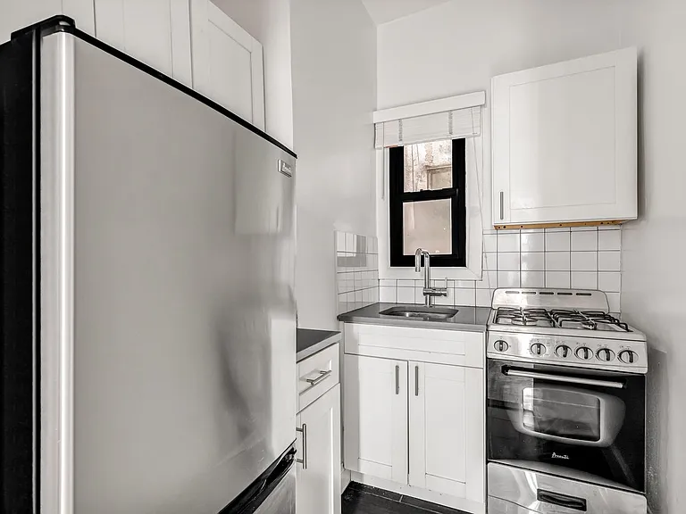 82 Jane St #2C — Photo 4