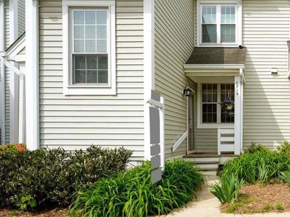 2914 Yarling Ct, Falls Church, VA 22042