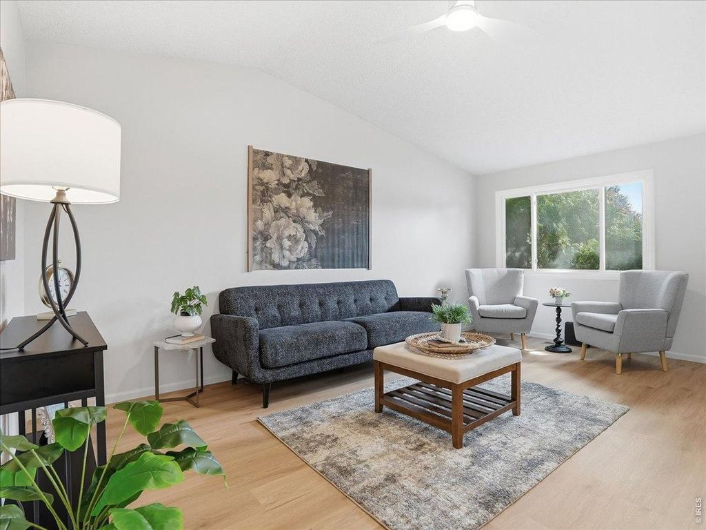 1319 Edwina Pl