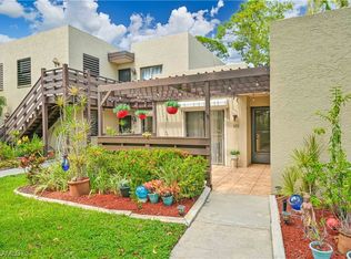 120 Pinebrook Dr, Fort Myers, FL 33907