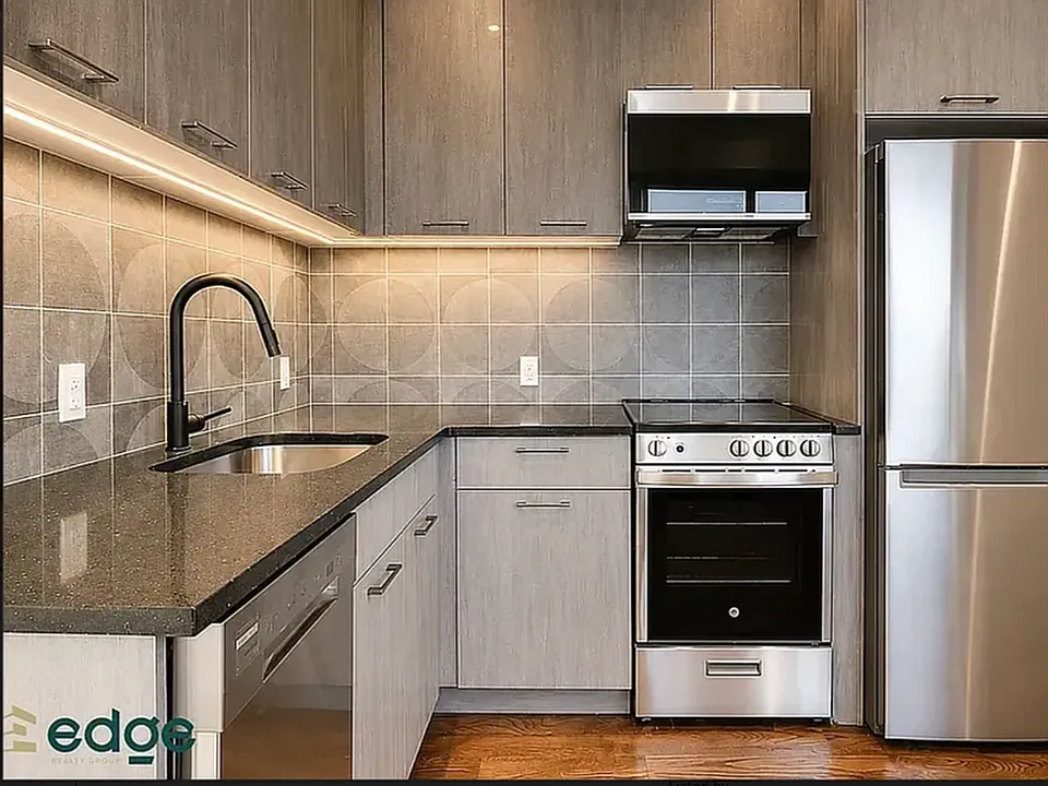 338 Irving Ave #2A