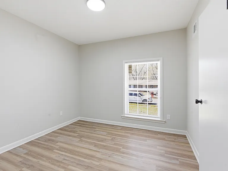 3206 Melbourne St — Photo 5