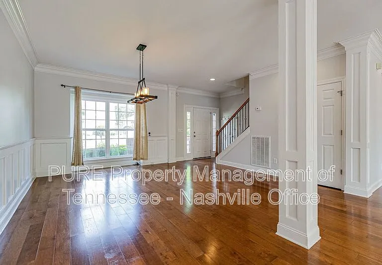1214 Broadmoor Cir — Photo 7