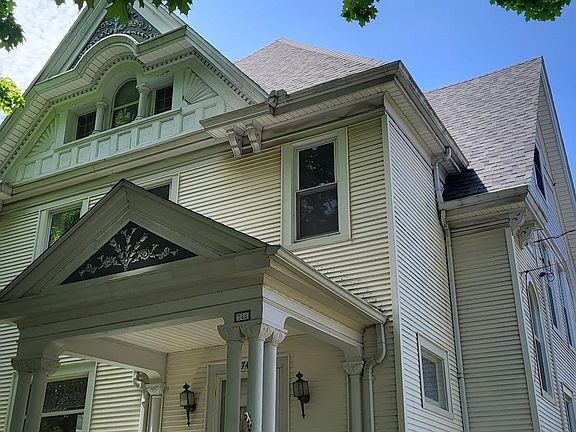 4th image of 748 Bateman St