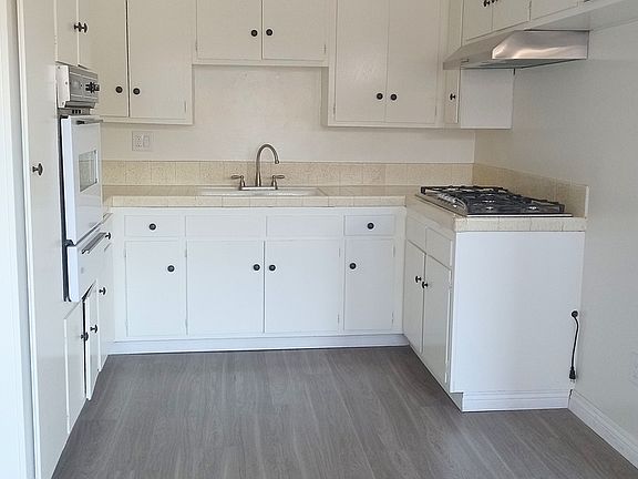 5th image of 321 S Hobart Blvd APT 303