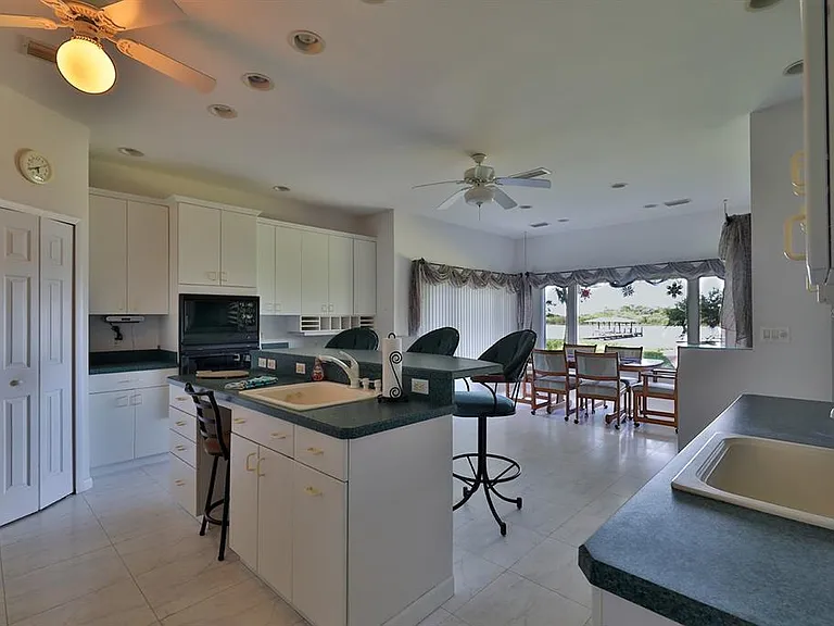 2437 Swordfish Ln — Photo 8