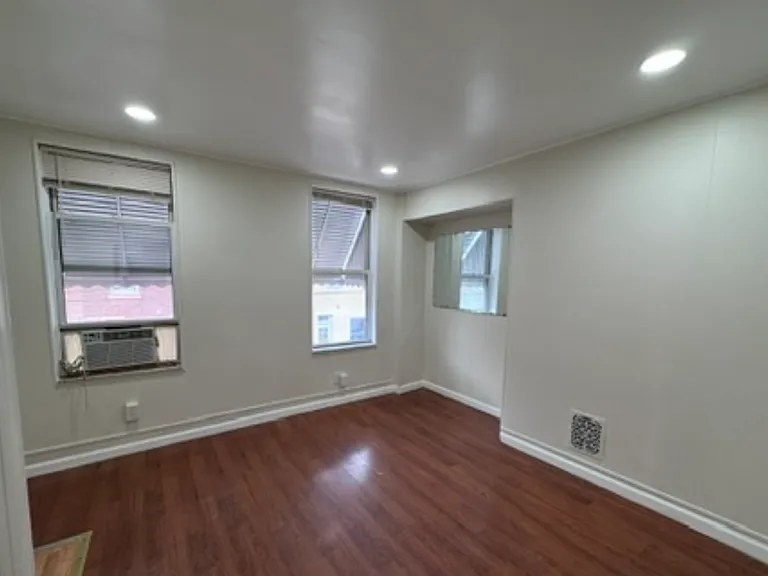 2625 S Franklin St — Photo 6