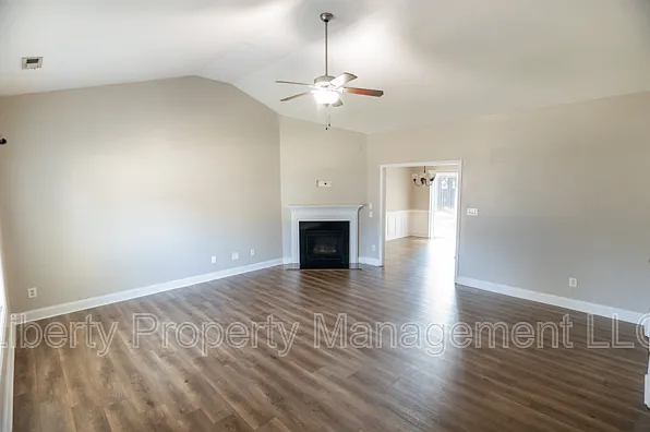 3 bed, 2.0 bath, 1553 sqft, $1,750 — Photo 4