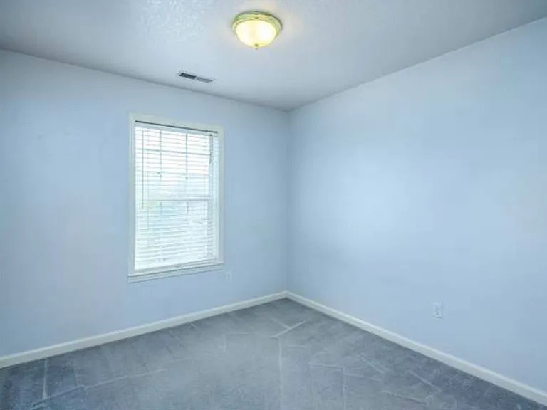 720 E Ella Ct — Photo 5