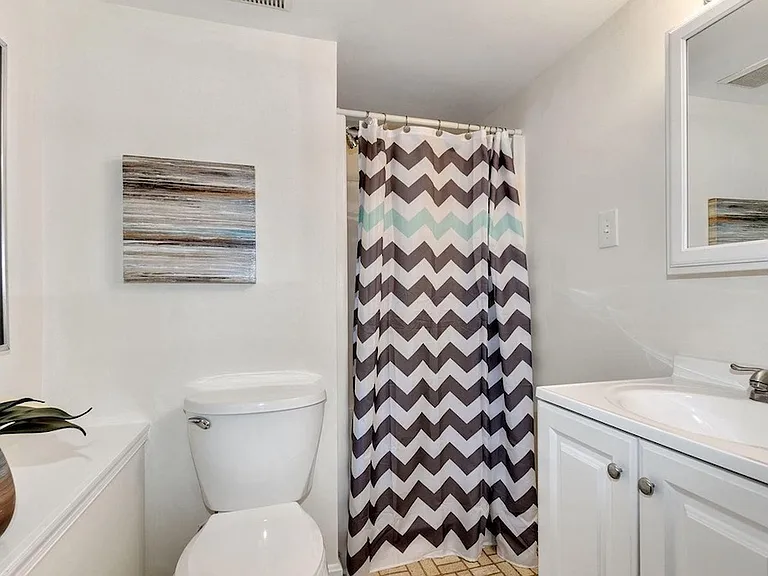 2300 Tunlaw Rd NW #B — Photo 7