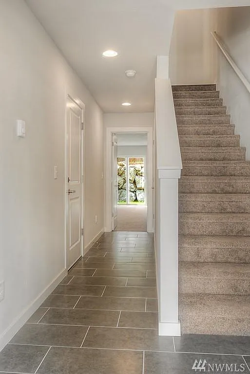 4 bed, 3.5 bath, 2225 sqft, $3,500 — Photo 2