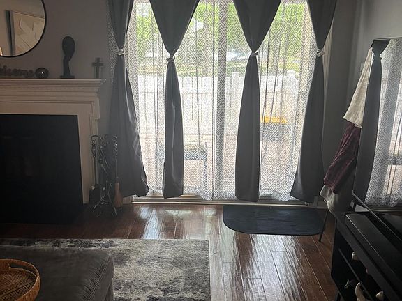 3rd image of 1 Arrowwood Ln
