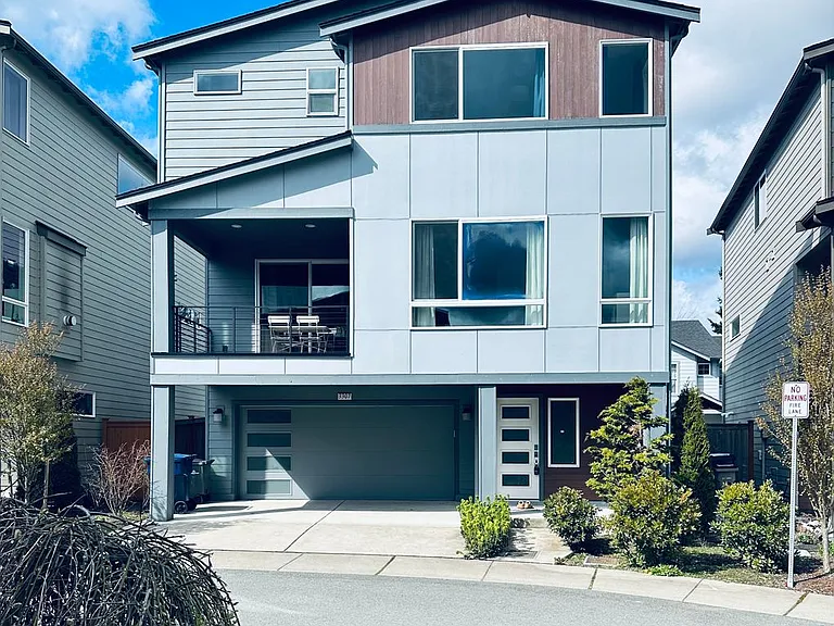 3307 159th Ln SW — Photo 1