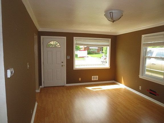 4th image of 4406 S Taylor Ave