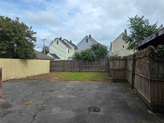 4th image of 43 Kopernik St