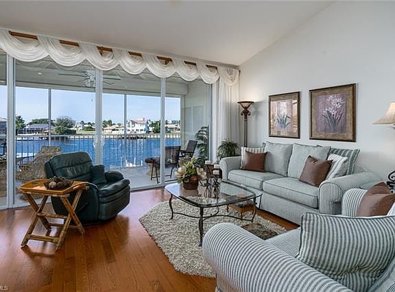 4th image of 220 Waterside Cir Unit 201