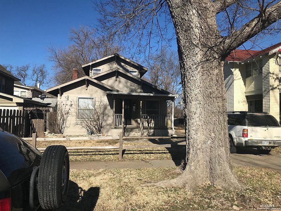 1st image of 124 W Wilson St