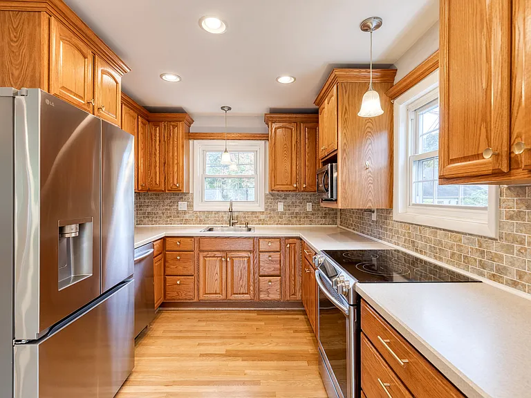617 Oak Ln — Photo 10