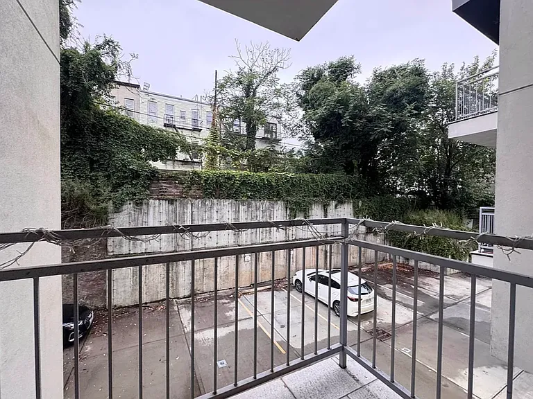 709 Hart St #2G — Photo 9