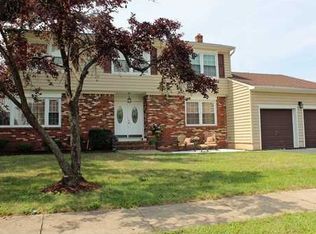 29 Agatha Dr, Edison, NJ 08817