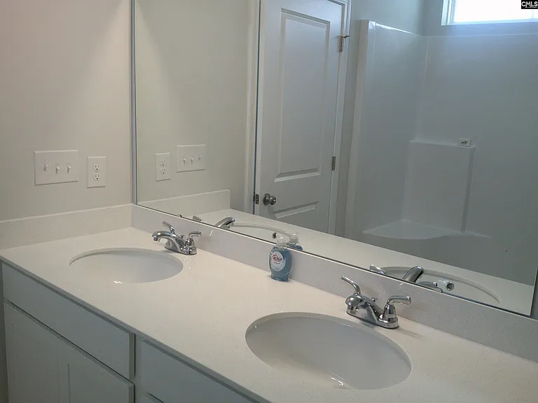 214 Ridley Hill Ln — Photo 8